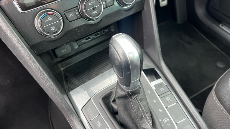 Volkswagen Tiguan 2.0 TDi 150 4Motion R-Line 5dr DSG Diesel Estate